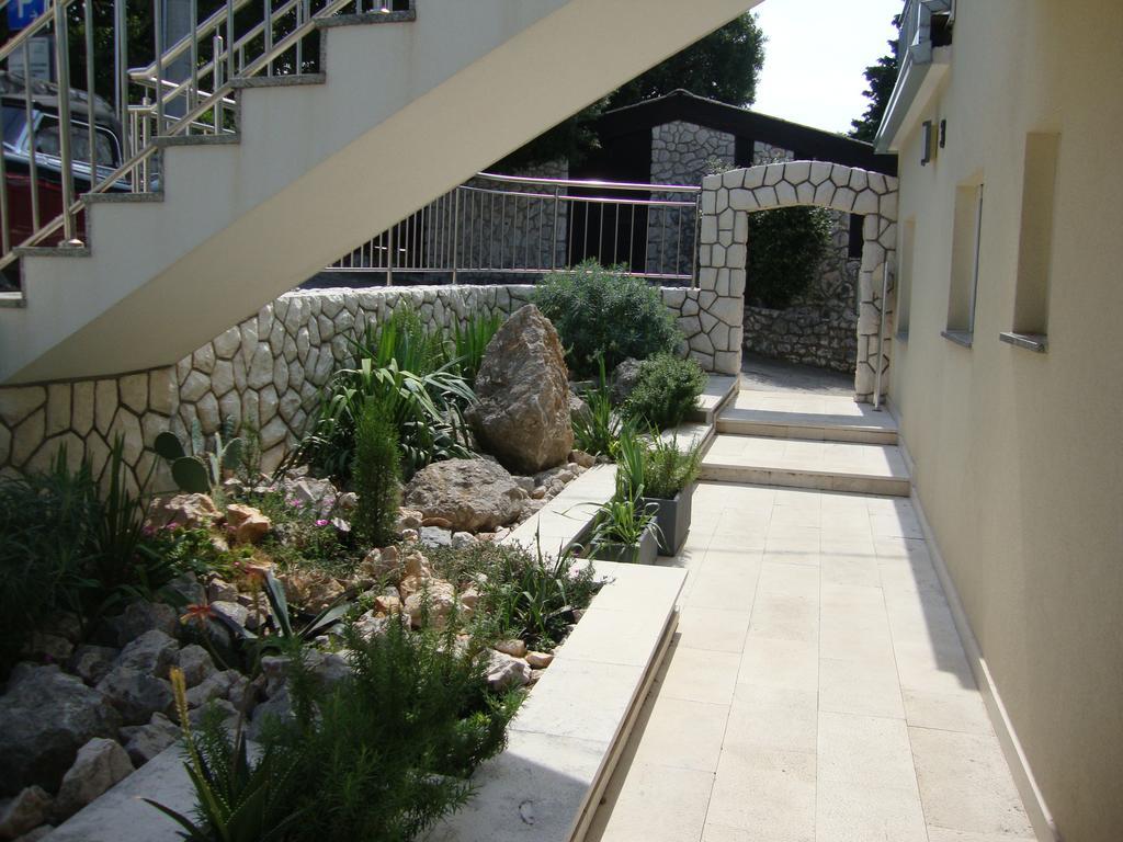 Apartments Ilona Нови-Винодолски Экстерьер фото